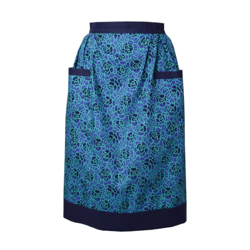 

Very Berry Salon Apron, Made in Japan, Wrap-Style Garcon Apron, Scandinavian Style, 100% Cotton, Rose x Deep Blue