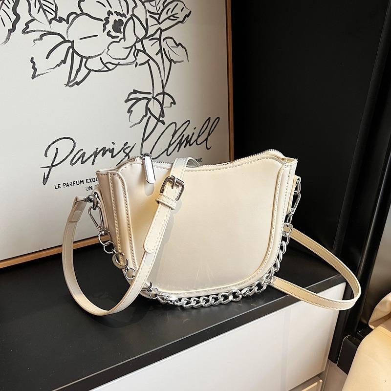 Fashion casual solid color chain dumpling bag spring trend messenger bag women's new armpit single shoulder messenger bag