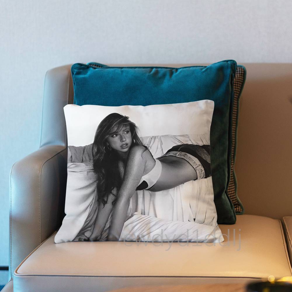 T-Tate M-Mcrae So Close To What Pillowcases Cute Funny Pillow Case For Wedding Party Home Decor Comfy Pillow Cover