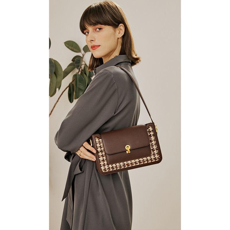Red bridal bag, niche design, women's shoulder bag, 2024 new trendy summer bag, fashionable and versatile crossbody bag
