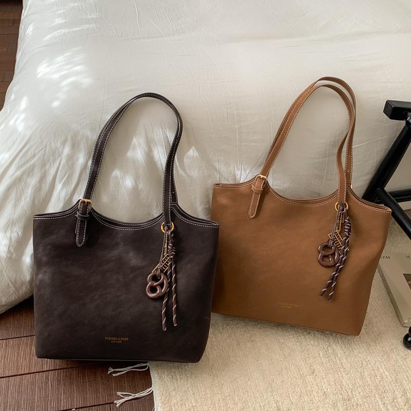 Retro hochwertige Tote-Tasche Damen Frühling und Herbst neue trendige Handtasche mit großem Fassungsvermögen für die Arbeit Pendeln Umhängetasche Tasche