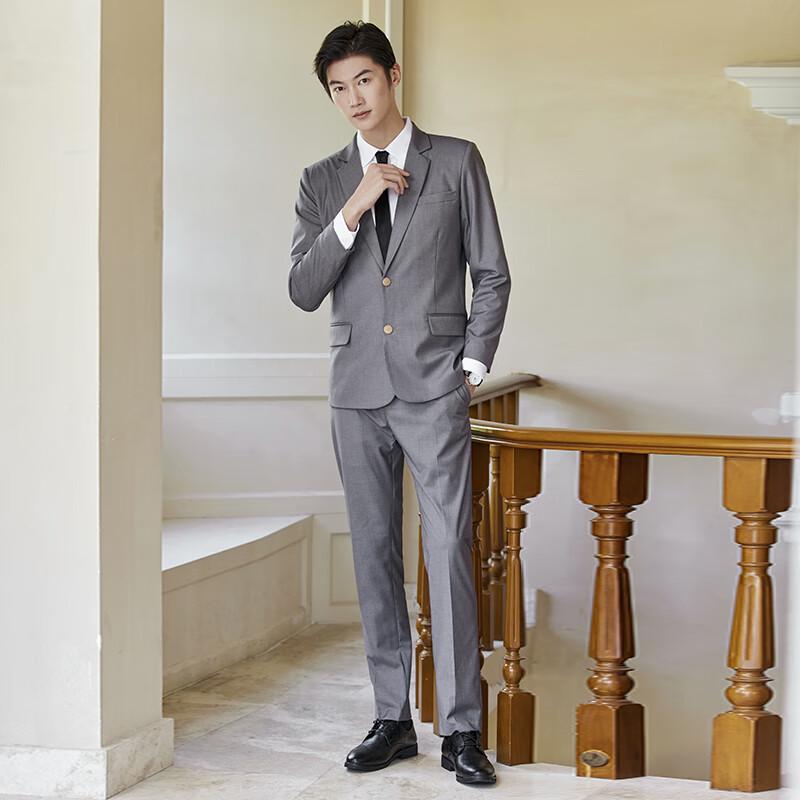 Мужской серый деловой костюм S