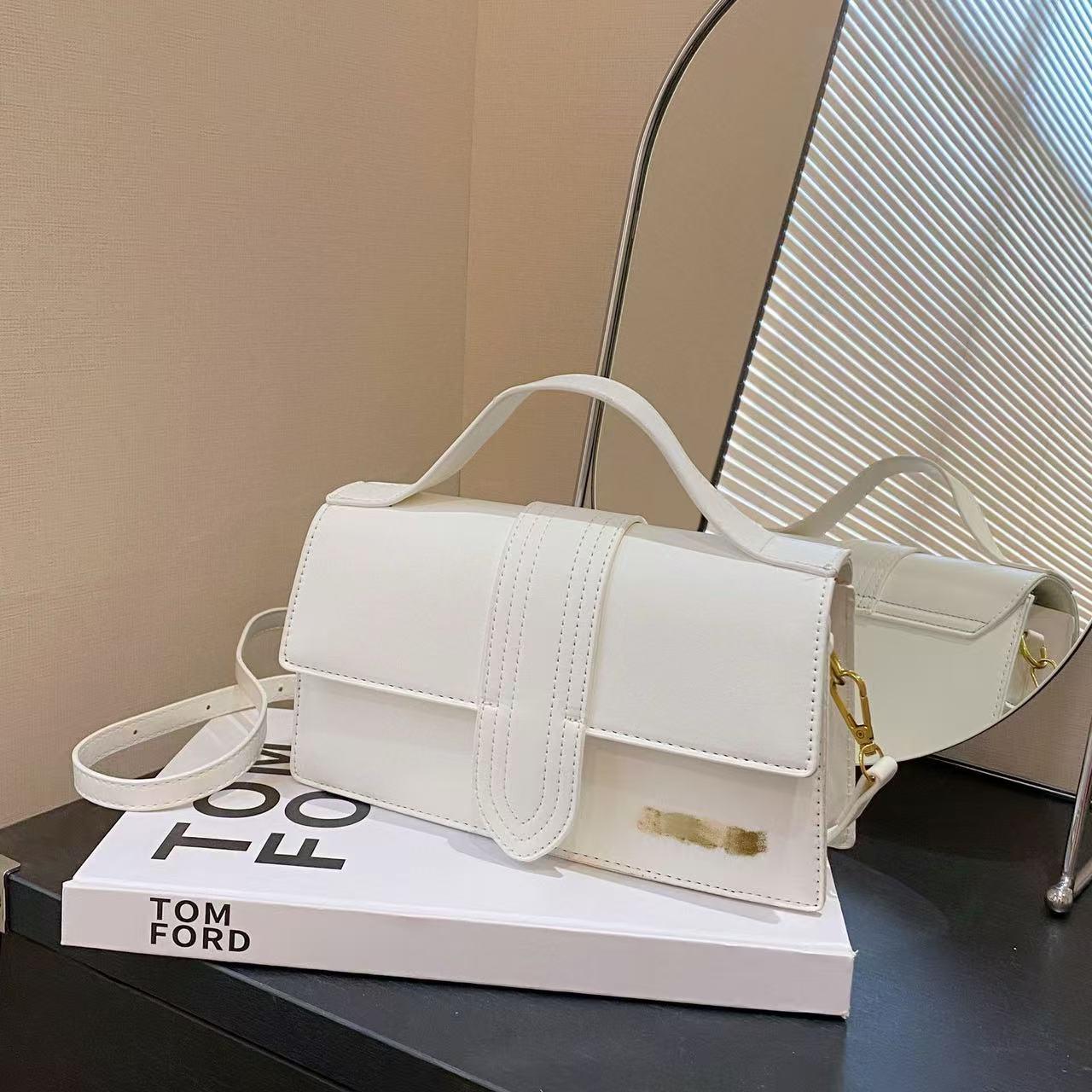 

European & American Retro Handbag 2025: Stylish Small Square Shoulder & Crossbody Bag белый