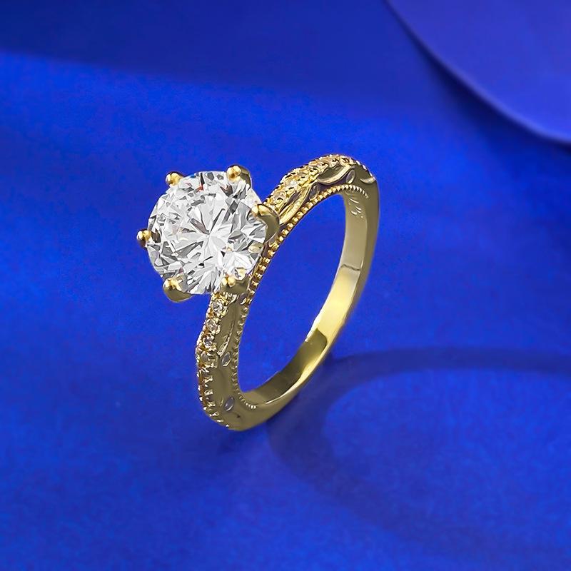 Anello Classico Rotondo in Oro Placcato con Diamante Bianco da 8,0 Carati
