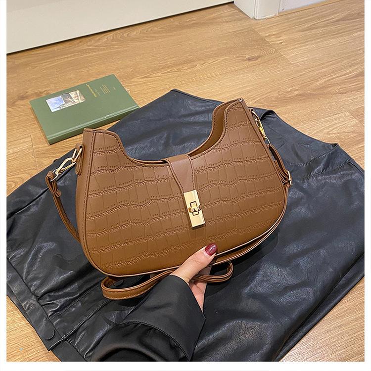 

Niche design baguette armpit bag 2024 new fashionable versatile small square bag popular texture shoulder portable women s bag темно-коричневого кольору