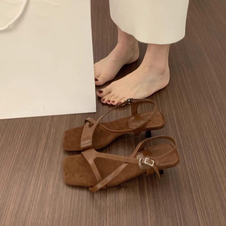 Retro niche open-toed square-headed sandals women's shoes are beautiful small heels