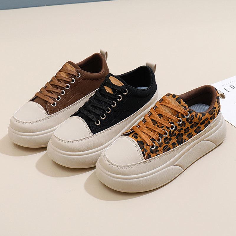 Stepping On Shit Soft-soled Sneakers Women's Models 2025 Spring and Autumn New Single Shoes Flat-soled Casual Women's Shoes Light Board Shoes Women