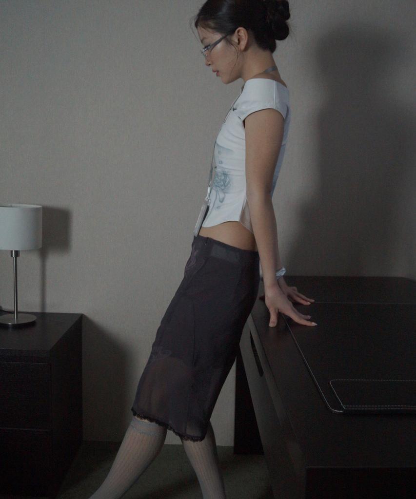 Myujeumyujieom Printed Midi Lace Skirt_Charcoal
