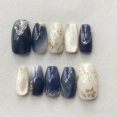 Einfache falsche Nägel mit Pfirsichblütenaufdruck, silberne Katzenaugen-Falschnägel, abnehmbare Nailart-Stücke, 24 Stück