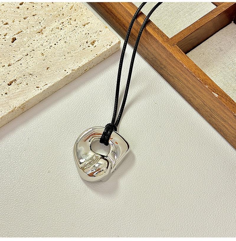 Fashion Spiral Heart-Shaped Pendant Necklace for Women Adjustable Long Black Wax Rope Clavicle Chain Charm Couple Birthday Gift
