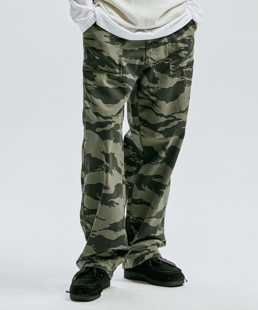 KND Loose Fit Tiger Camo Fatigue Pants