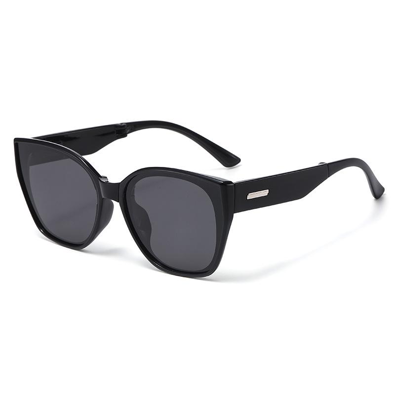Foldable Polarized Sunglasses: Trendy Large Frame UV Protection for Men & Women