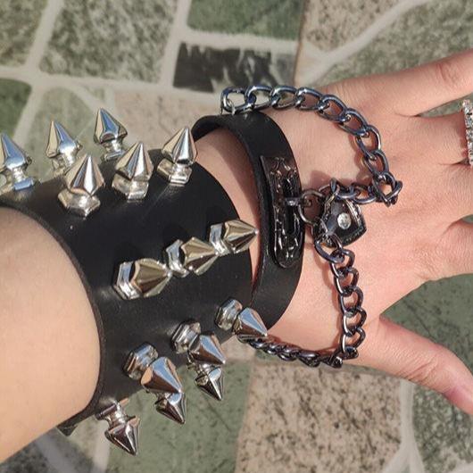Punk Exaggerated Bracelets with Pointed Nails and Rivets Three Rows of PU Leather Bracelet Bar Accessories Women's Bracelets