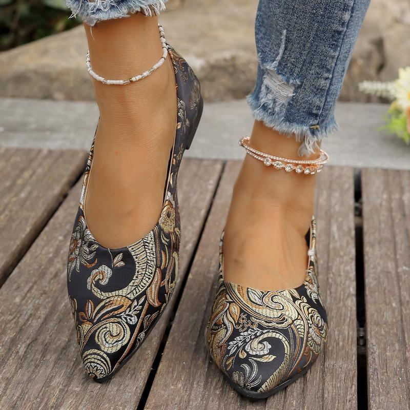 

Новые туфли-лодочки на плоской подошве с острым носком и мелким вырезом, больших размеров, для одной ноги 42 чёрный