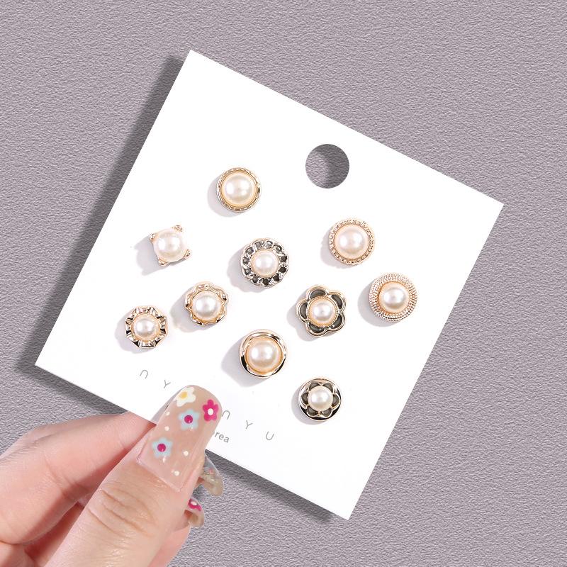 Trousers Are Rolled Edge Stickers, Pants Are Rolled Edge Fixed, Invisible Hidden Buttons Are Closed, and Seam-free Buttons Are Available.