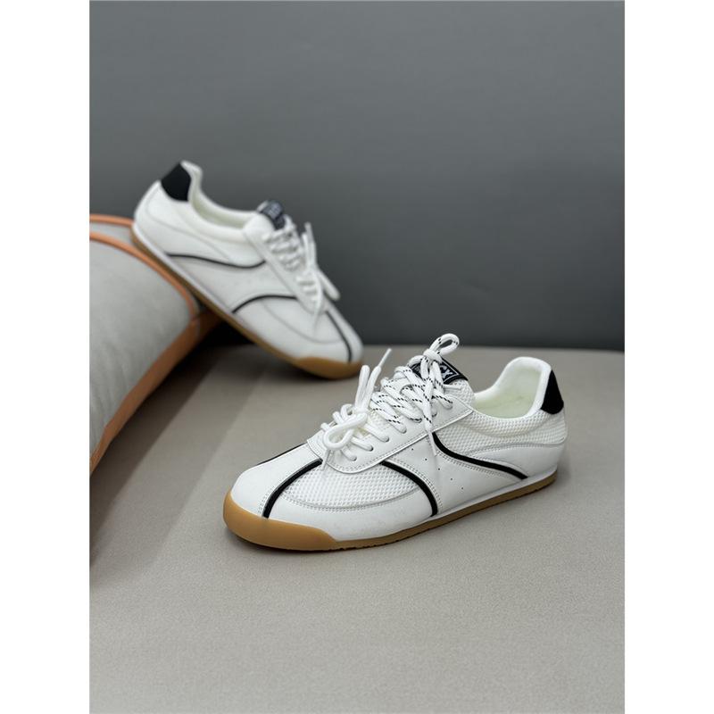 New comfortable shoes sneakers breathable and comfortable dnh