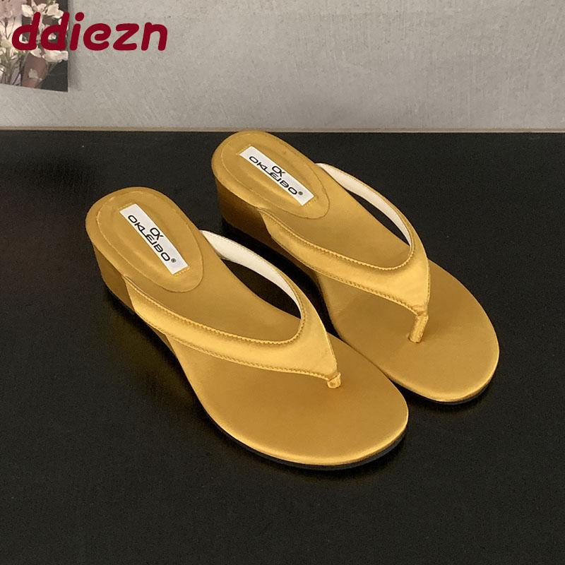 Fashion Fashion Round Toe Women Wedges Slippers Shoes Summer Beach Flip flops Female Heeled Slippers Sandals Slides Shoes For Ladies