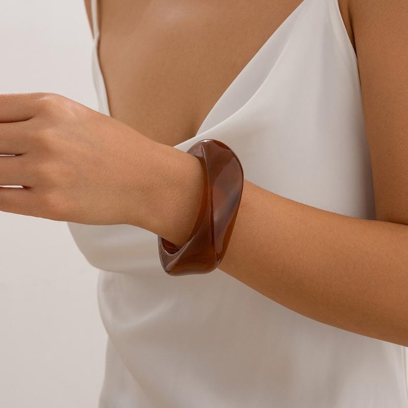 Regulowany Modny Dodatek na Nadgarstek Wyrazista Akrylowa Bransoletka z Retro Wzorami dla Miłośników Stylu