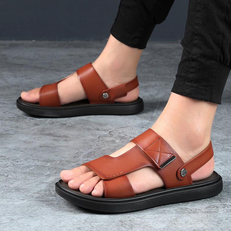 Sommer 2025 Herren hochwertige offene Zehen + Schuhe Lederoberfläche Latex gepolstert Teenager Strandschuhe Outdoor coole Hausschuhe
