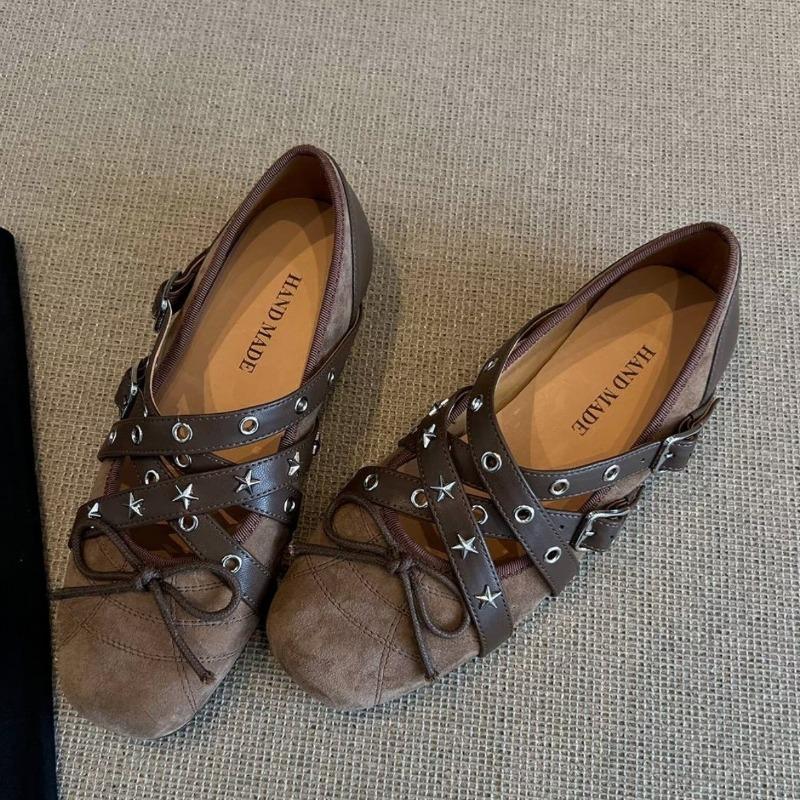 

Cross-rivet Ballet Single Shoes 35 коричневий
