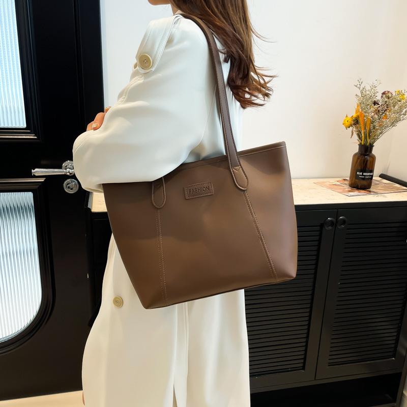 Tote Bag Women's 2025 New Large-capacity Commuter Bag Autumn Niche Design Shoulder Bag Simple Class Bag