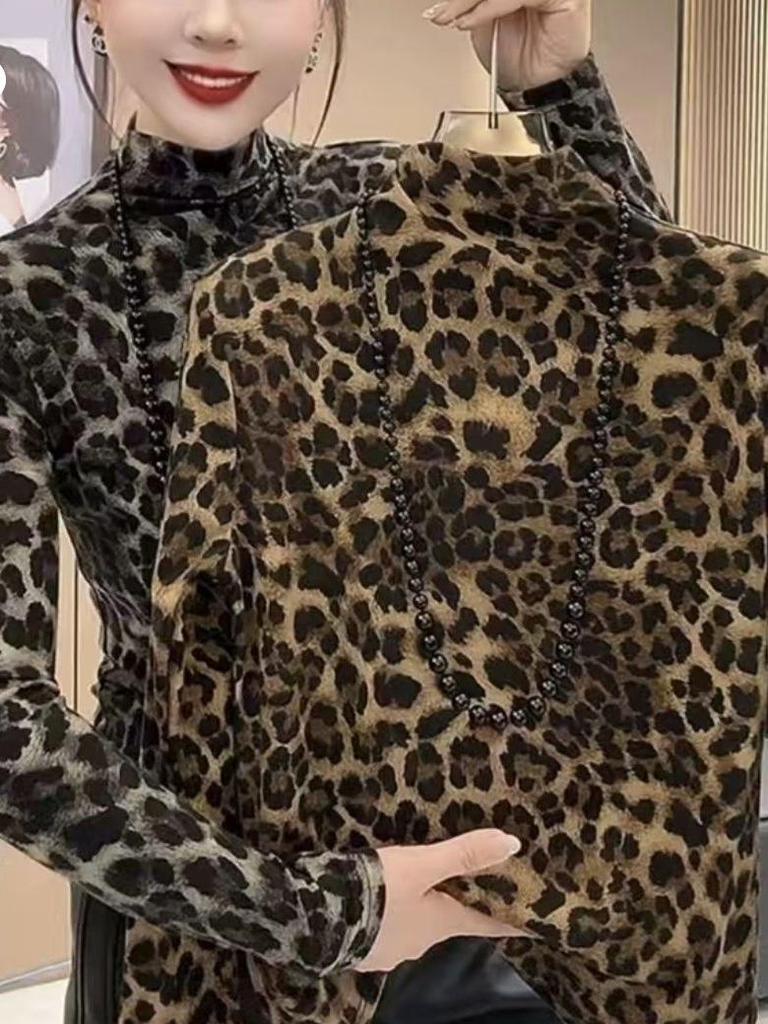 Autumn/Winter Leopard Print Tummy-Concealing Long Sleeve Top for Middle-Aged & Elderly Moms