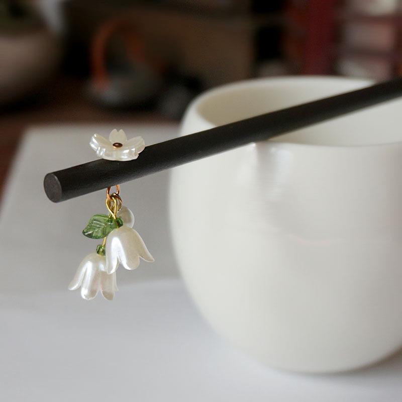 Vintage Mori-style Lily of the Valley White Hairpin