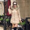 Versión coreana de invierno de la chaqueta acolchada de algodón para mujer, longitud media, corte entallado, cuello grande de pelo, chaqueta acolchada de algodón plumón