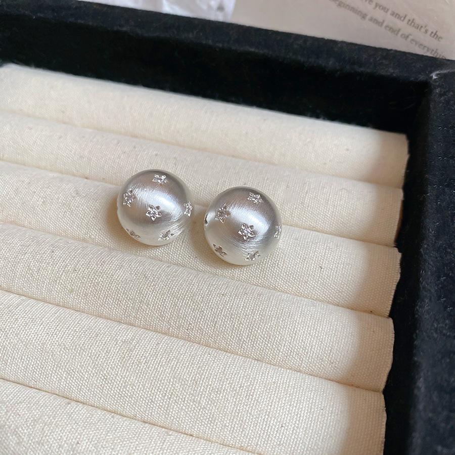 18k silver needle zircon brushed round stud earrings medium antique earrings versatile earrings.