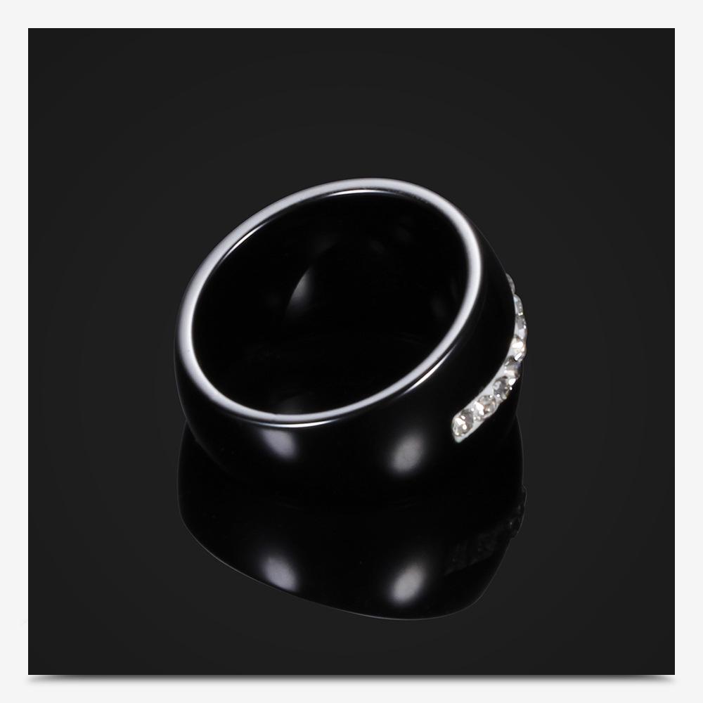 European & American 14MM Large Black & White Diamond-Set Ceramic Couple Rings - Elegant & Fashionable.