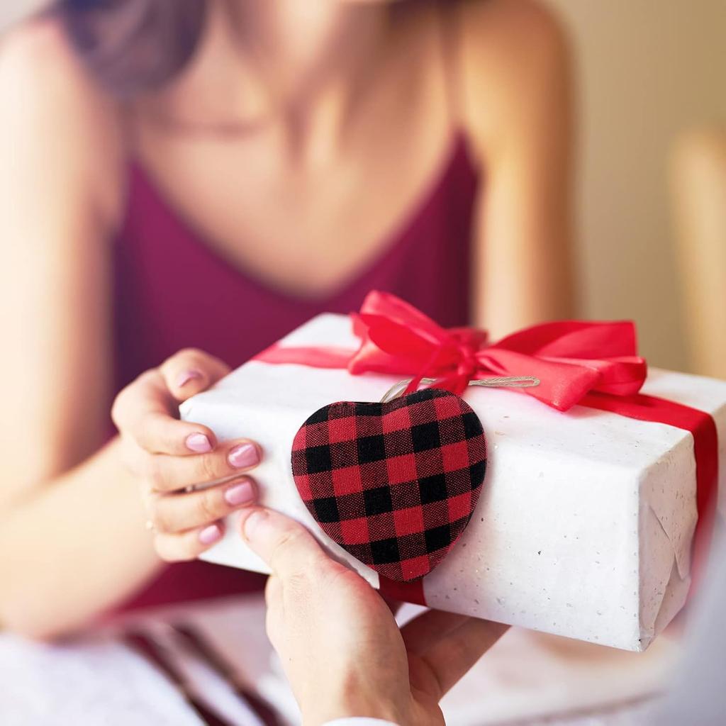 Whaline 24Pcs Valentine's Day Heart Ornaments Buffalo Check Heart Ornament 4 Designs Black Red White Pink Plaid Hanging Decorations for Wedding