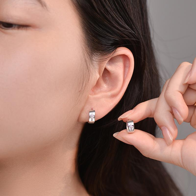 Diamond-inlaid Cross Ear Buckles with Unique Niche Design and Cool Style Simple Earrings for Men and Women