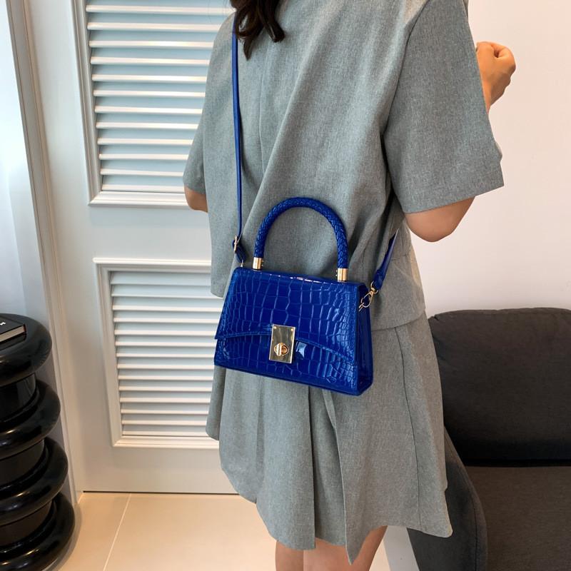 Fashionable And Minimalist Crossbody Bag For Women In Stylish Colors And Soft Pu Material