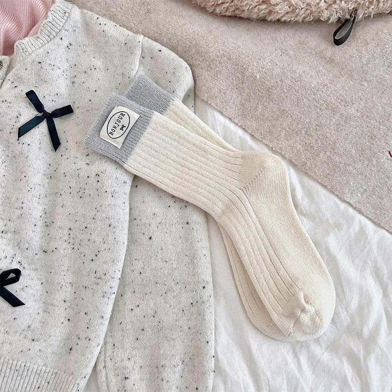 Patterned Multi-color Wool Socks for Children, Suitable for Autumn and Winter, Providing Warmth and Extra Thickness, Chunky Socks, Mid-calf Length.