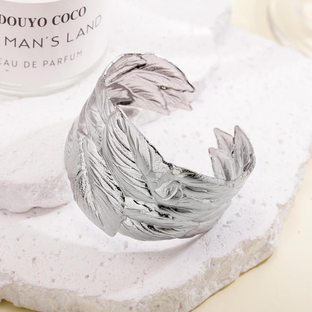 Exaggerated European and American Style Women's Gold-Plated Stainless Steel Hollow Bracelet