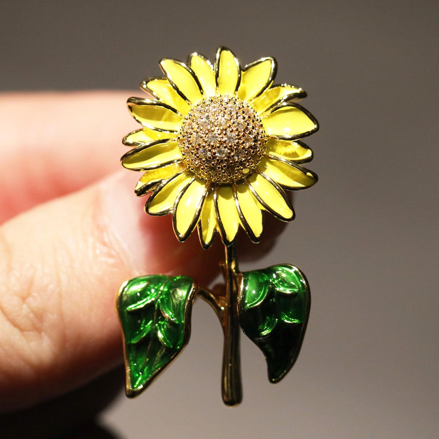 Bo Xin Yun Elegant Zircon-Encrusted Sunflower Brooch - Fashionable Enamel Accessory