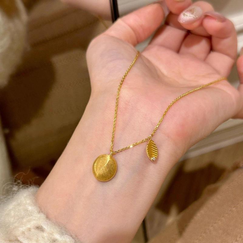 Light Luxury Antique Gold Craftsm Brushed Oval Necklace Leaf Inlaid Diamond Pendant Unique Fashion Collar Chain Daily Jewelry 45cm