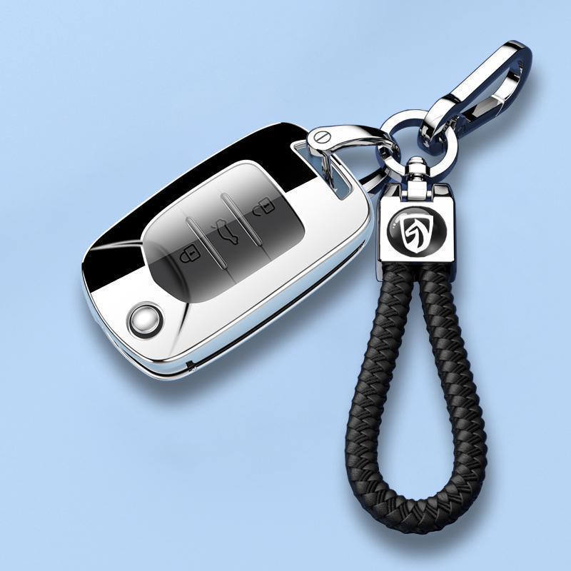 18-21 Baojun 530 Key Cover: Comfortable 1.5L Folding Shell with Hanging Buckle Chain.