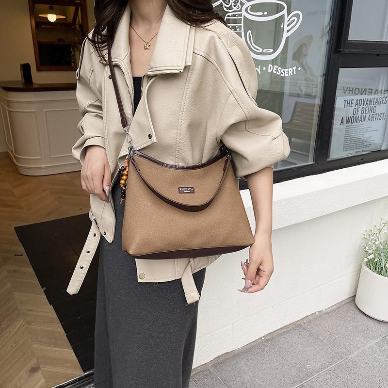Korean version of fashion bag women's summer 2025 new messenger women's bag niche Korean version of casual and fashionable shoulder armpit bag