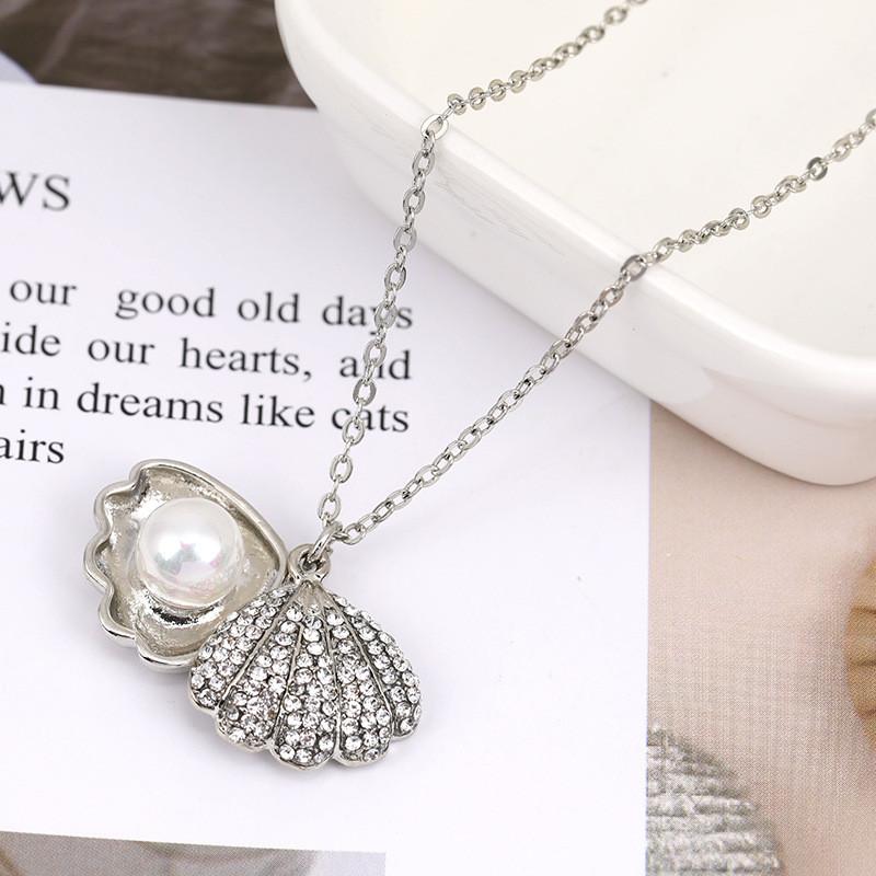 

Korean Stylish 2021 Pearl Shell Choker Necklace For Women Featuring Elegant Elements Geometric Silver Pearl Necklace