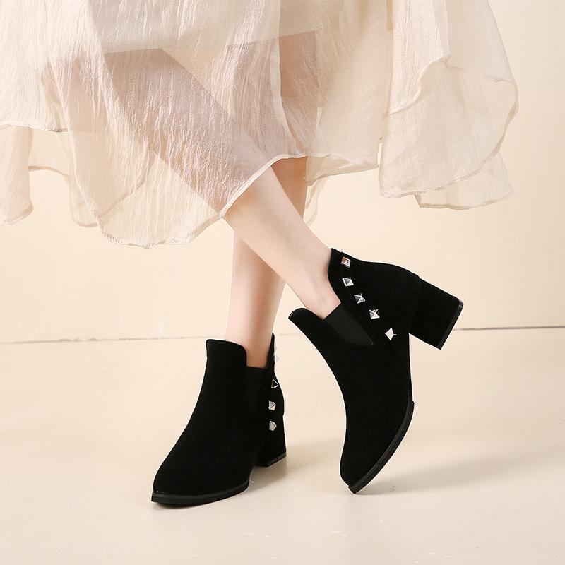 Fashion 2024 Autumn and Winter New Hot Selling Pointed Zipper Design Short Boots High Quality Rivet Decorated Women's Fashion Boots