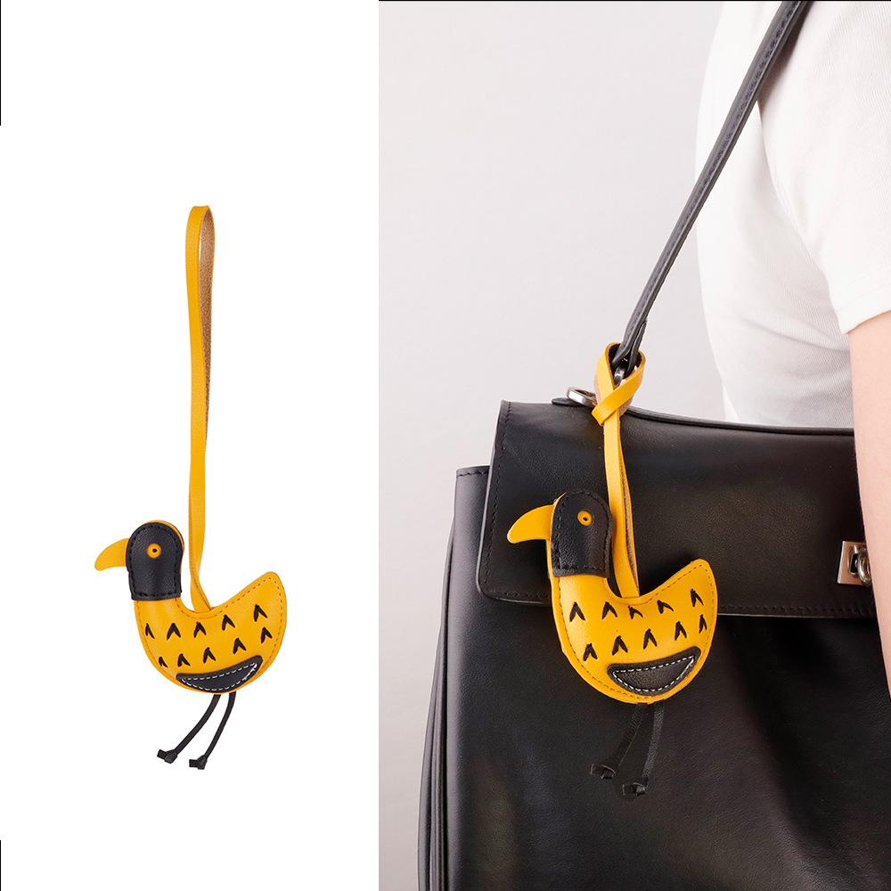 Hand Sewn Cute Duck Animal Bag Charm Top Layer Cowhide Keychain Pendant Exquisite Couple Gift Car Hanging Decoration