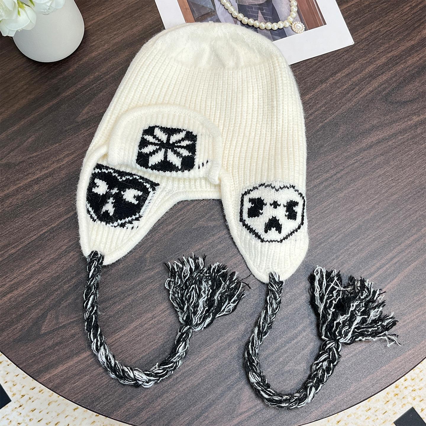 

Новая осенне-зимняя универсальная шапка-ушанка, подчеркивающая маленькое лицо, теплая вязаная, модная вязаная шерстяная шапка с вышивкой и защитой ушей