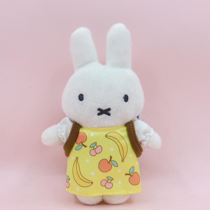 Frühlings-Kirschblüten-Stofftier mit Fruchtkleid und Hasenanhänger für Kinder