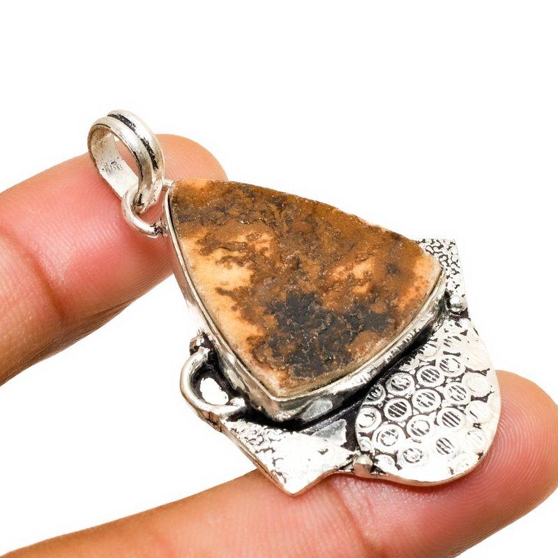 

Псиломелан Дендритный драгоценный камень 925 пробы с серебряным покрытием Ювелирный кулон 1,89 дюйма 1.89 коричневый