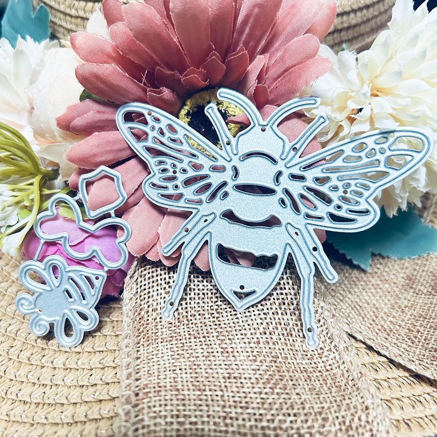 2pcs Bees Metal Cutting Dies Stencil for DIY Scrapbooking Photo Album Embossing Paper Cards Crafts Diecuts