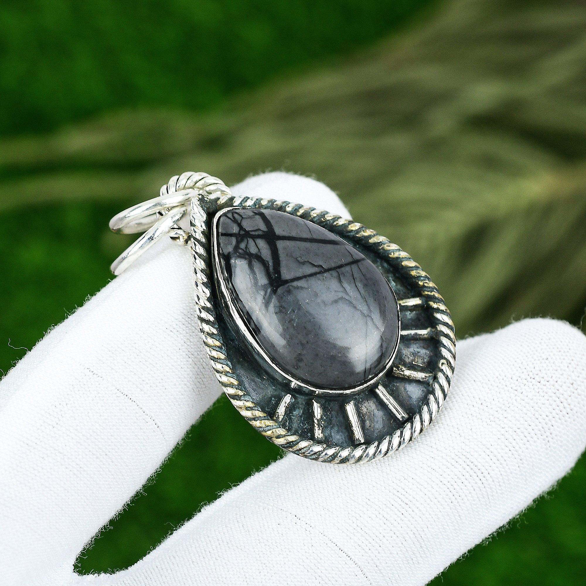 

Камень Яшма Пикассо Груша Безель Сестра Свадьба Модный Подвеска Ювелирное изделие Серебро 925