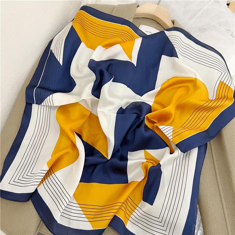 Keep Korean retro foreign style color scheme spring and autumn small square scarf silk scarf women's scarf versatile trench coat shirt decorative scar
