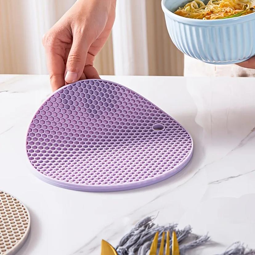 1 Pcs Silicone Anti Scalding Mat Pot Rack Household Kitchen Countertop Protection Heat-resistant Anti Slip Circular Silicone Mat