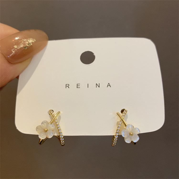 French Shell Flower Cross Stud Earrings - Elegant High-end Design